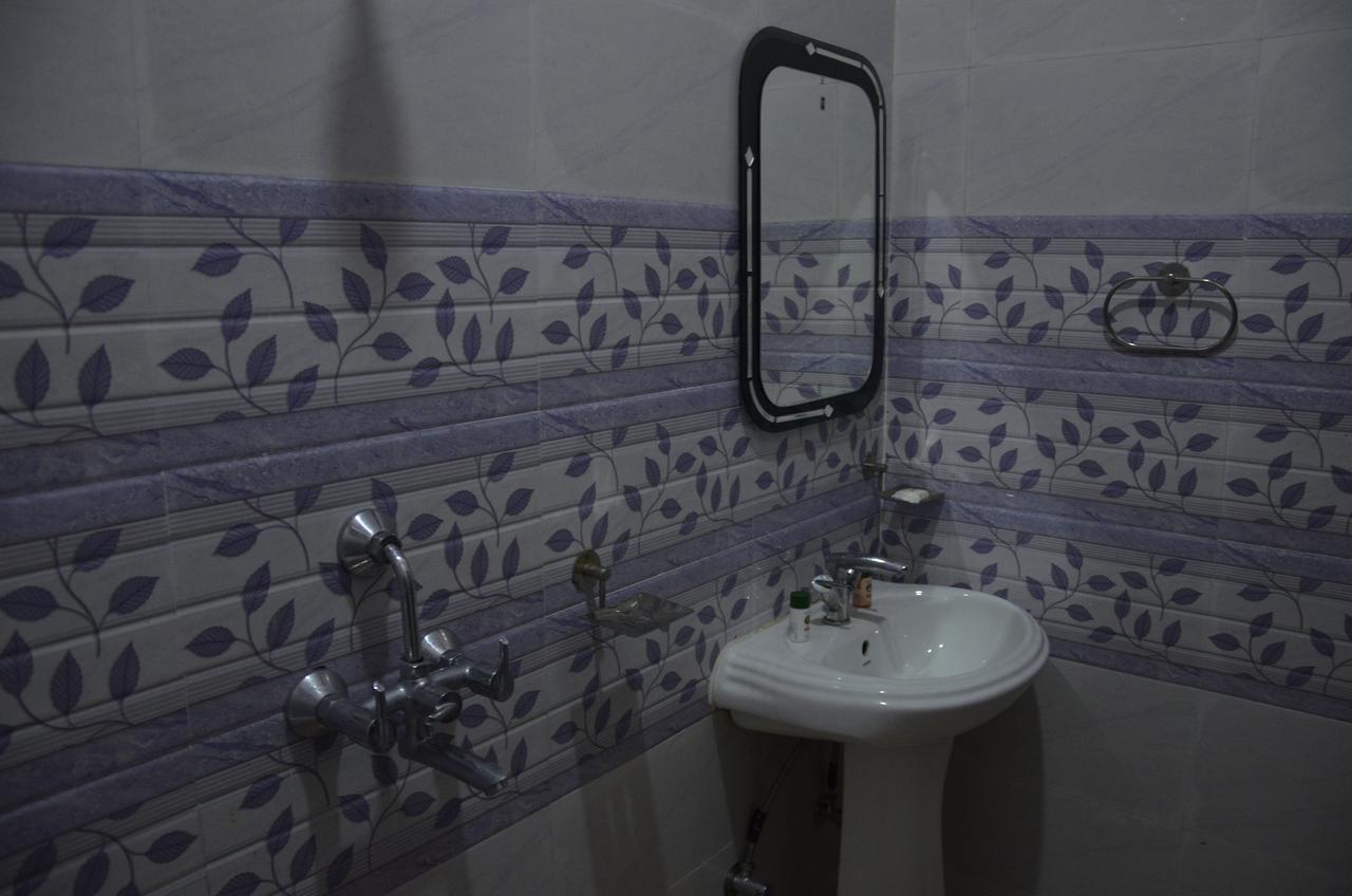 Oyo 7622 Varanasi Stays Ngoại thất bức ảnh